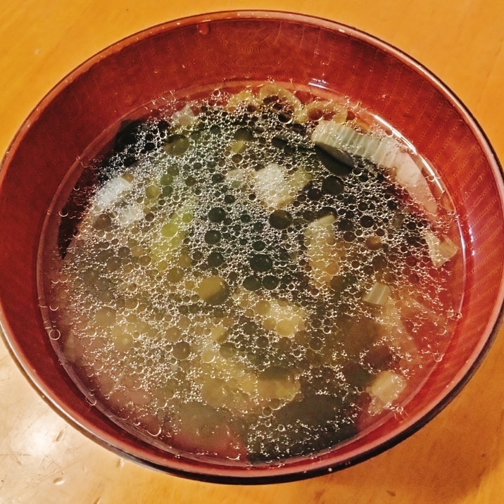 ねぎとわかめの中華スープ